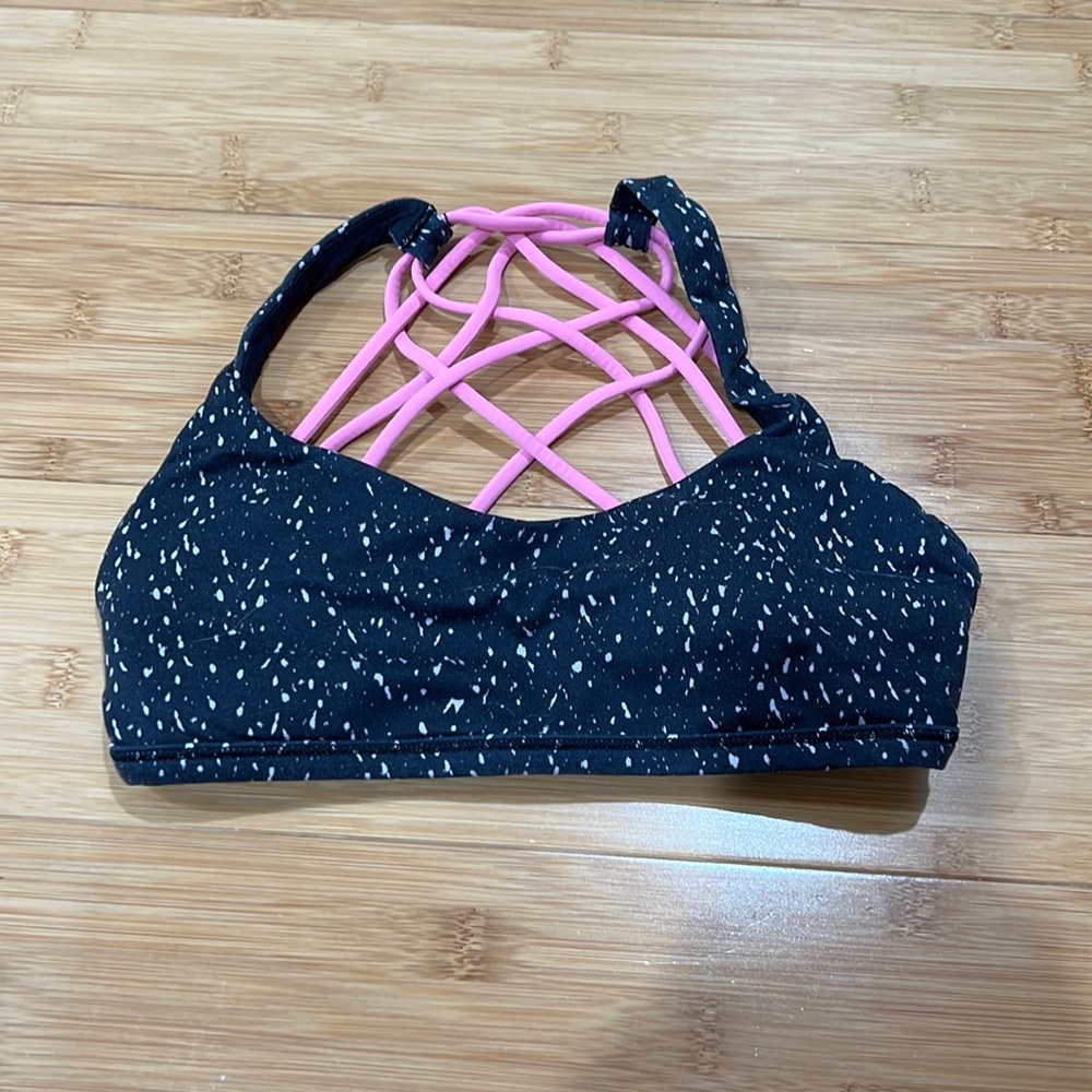 Lululemon sports bra!